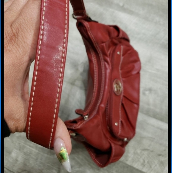 🆕️NWOT Red Shoulder Purse with a built-in wallet on front - Picture 4 of 15